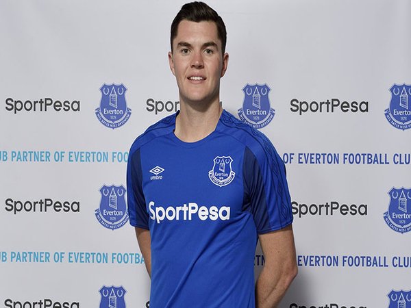 Everton Resmi Ikat Michael Keane Hingga Tahun 2025