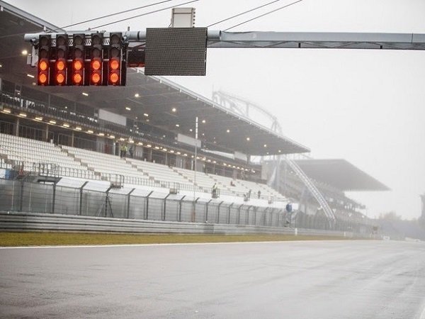 Hujan deras buat race director batalkan FP1 GP Eifel.