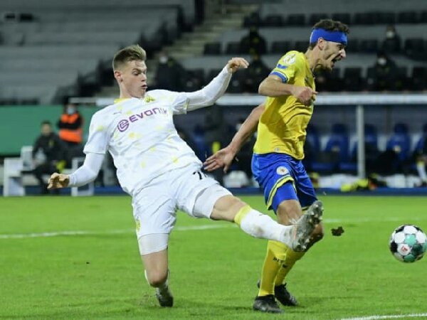 Edin Terzic puji performa Steffen Tigges dalam laga debutnya dengan Borussia Dortmund