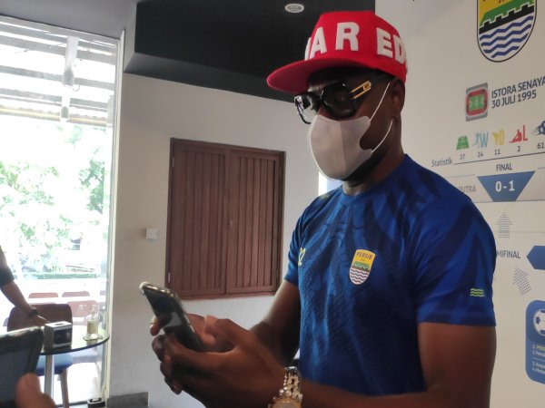 Bek Persib, Victor Igbonefo