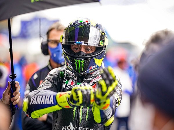 Valentino Rossi diprediksi Karel Abraham akan jadi manajer tim pada tahun 2022.