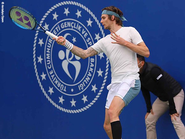 Alexander Bublik melaju ke semifinal Antalya Open 2021