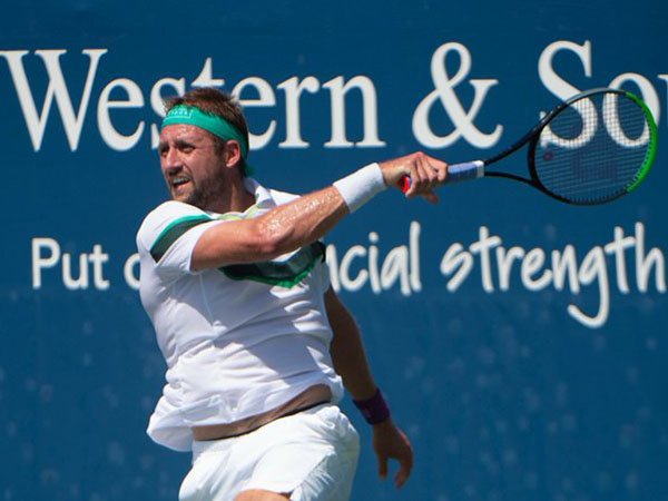 Tennys Sandgren bisa terbang menuju Melbourne meski ia positif COVID-19