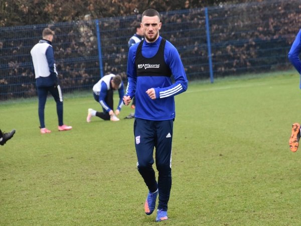 Tottenham kirim Parrott sebagai pemain pinjaman di Ipswich