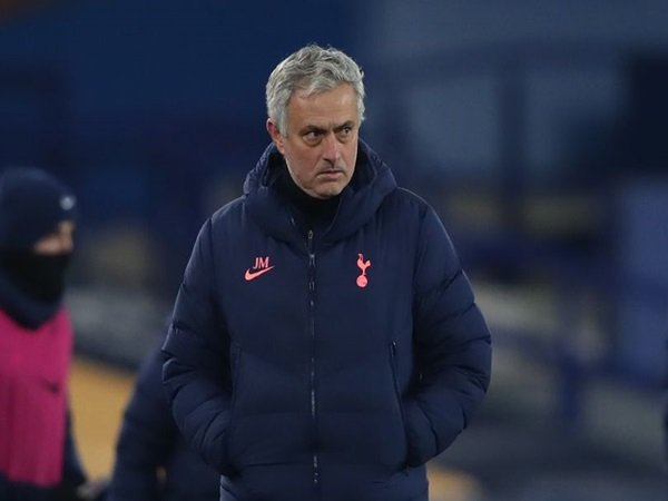 Ferdinand bersimpati pada Mourinho