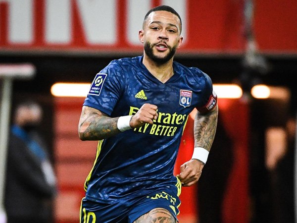 Striker Lyon, Memphis Depay.