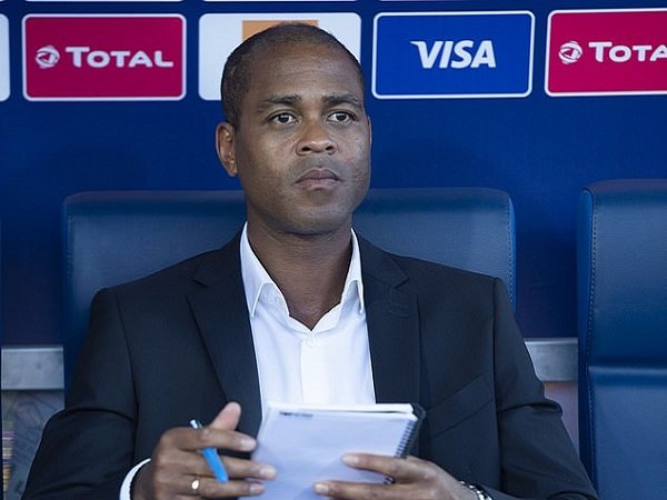 Joan Laporta bakal mendepak Patrick Kluivert. (Images: Barcelona)