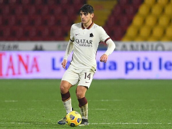 Dikaitkan dengan Atletico Madrid, Gonzalo Villar mengaku ingin bertahan di AS Roma