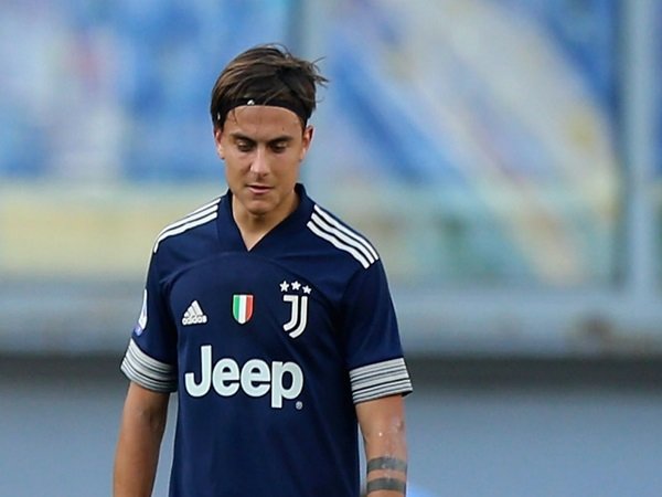 Manchester United dan Tottenham diuntungkan dengan insiden Dybala