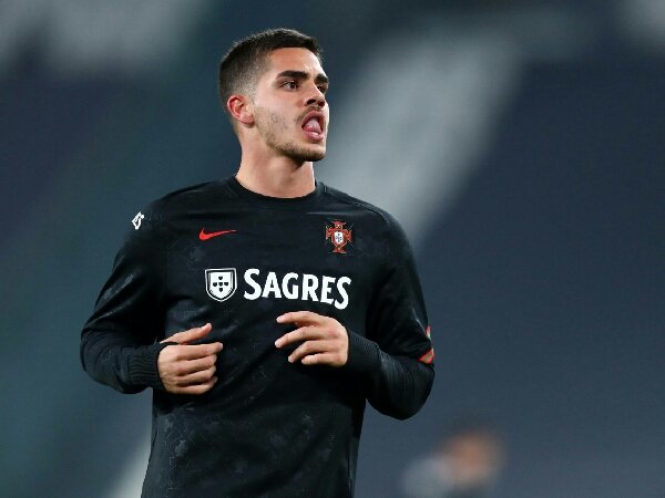 Andre Silva dari Eintracht Frankfurt tetap jadi opsi menarik bagi MU