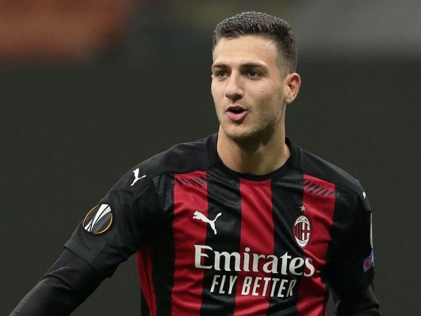 Bek sayap Milan Diogo Dalot