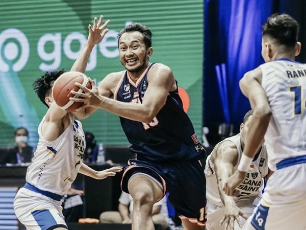 Pemain Pelita Jaya Bakrie Jakarta, Hardian Wicaksono saat melawan Satya Wacana Saints Salatiga. (Images: IBL)