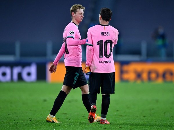 Lionel Messi dan Frenkie de Jong akan tetap bermain ketika Barcelona hadapi Real Valladolid.