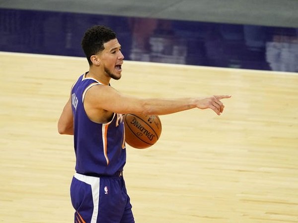 Devin Booker lebih pentingkan urusan tim daripada gelar individu.