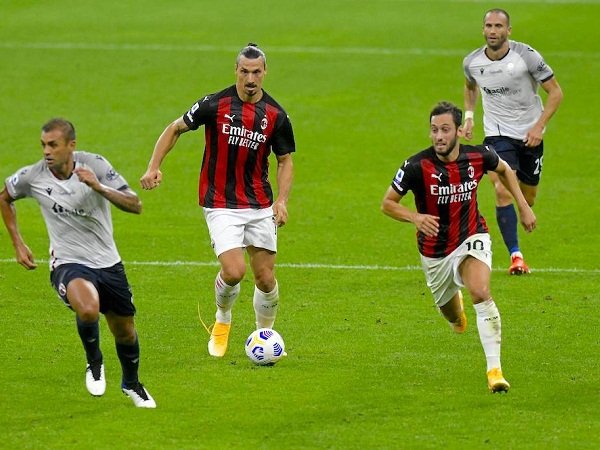 Zlatan Ibrahimovic dan Hakan Calhanoglu