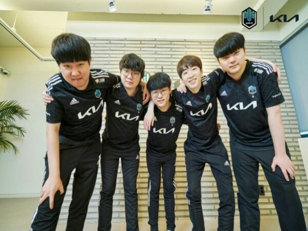 DWG KIA Pastikan Tiket ke MSI usai Juara LCK Spring Split 2021