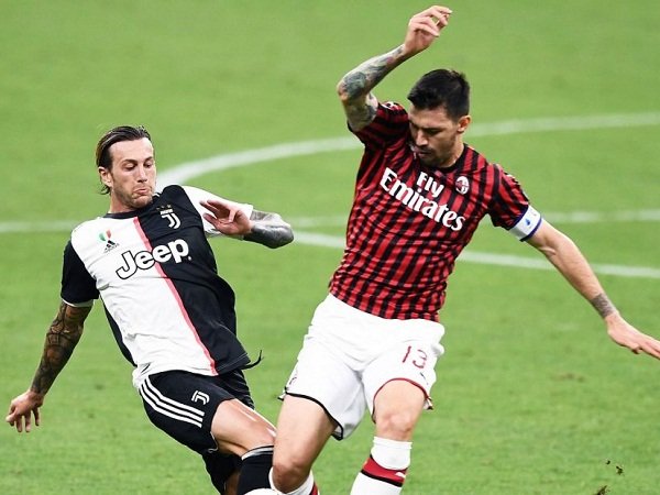 Federico Bernardeschi dan Alessio Romagnoli