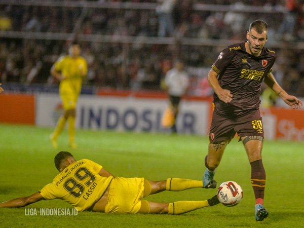 Willem Jan Pluim dipastikan tetap bertahan di PSM Makassar