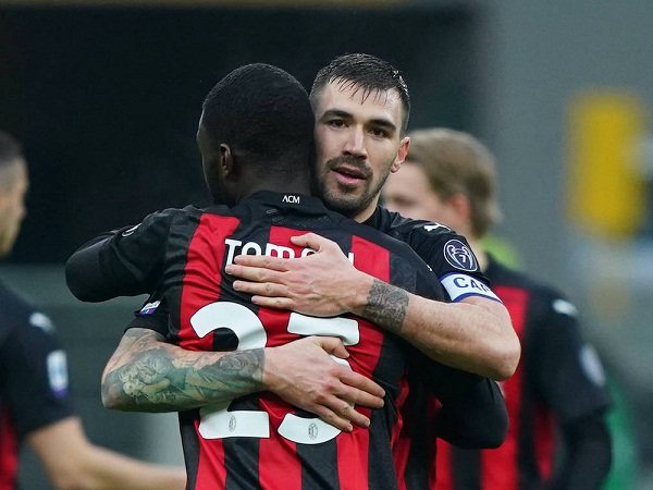 Alessio Romagnoli dan Fikayo Tomori