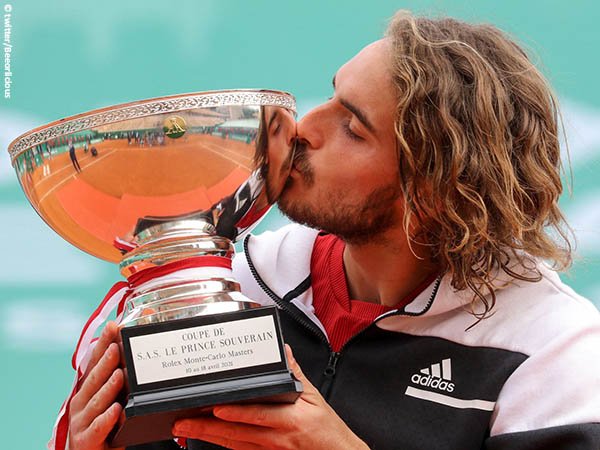 Stefanos Tsitsipas naik podium juara turnamen Masters 1000 pertama di Monte Carlo musim 2021