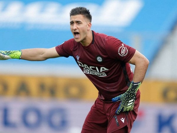 Juan Musso jadi salah satu kandidat pengganti Gianluigi Donnarumma