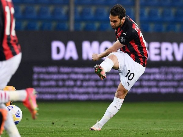 Hakan Calhanoglu