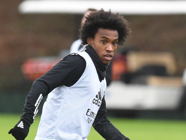 Willian ingin mengangkat trofi bersama Arsenal