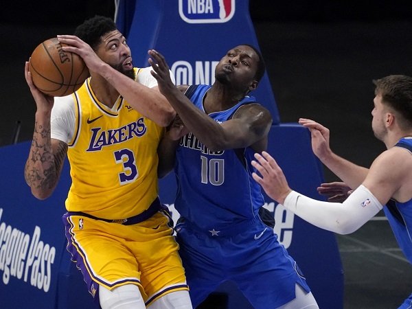 Dallas Mavericks hancurkan malam comeback dari Anthony Davis.