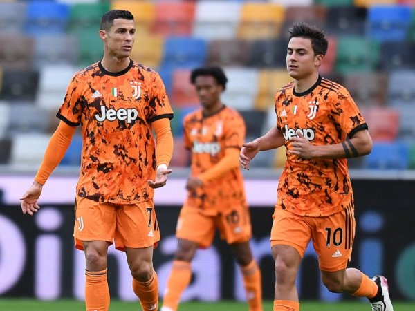 Juventus Will Close Player Salaries To Overcome Financial Problems Sportsbeezer