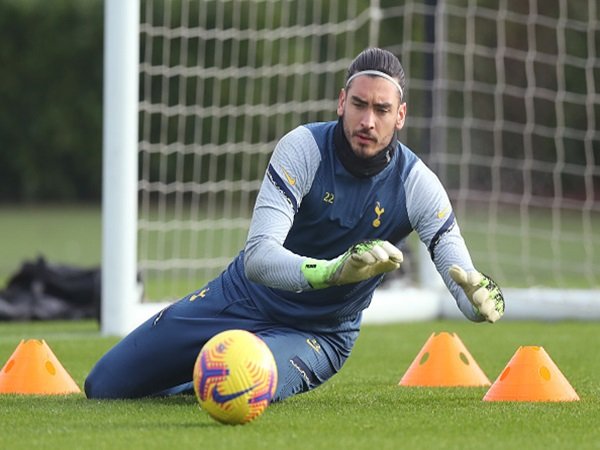 Kiper terpinggirkan Tottenham, Gazzaniga