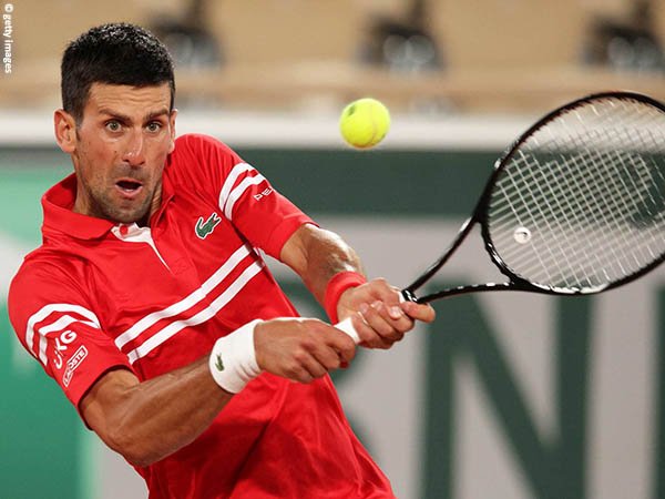 Novak Djokovic melenggang ke babak kedua French Open untuk kali ke-17 secara beruntun