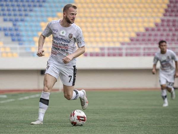 Penyerang Bali United, Melvin Platje