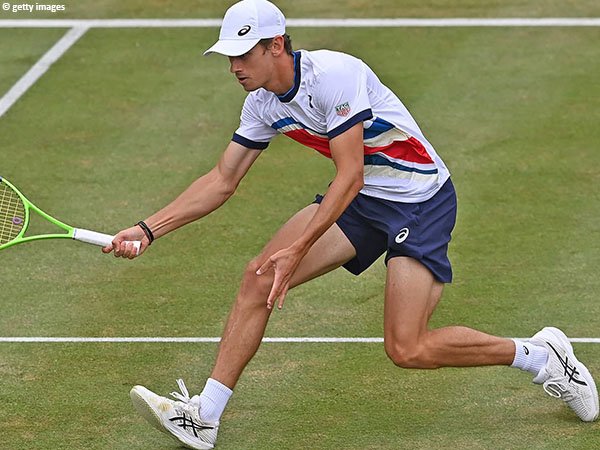 Alex De Minaur meluncur ke perempatfinal Eastbourne International 2021