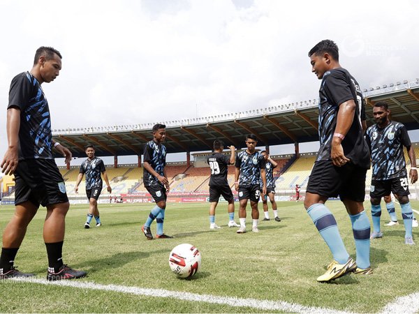 Latihan Persela Lamongan sebelum tim diliburkan