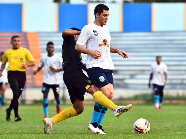 Latihan skuat Persela Lamongan sebelum PPKM