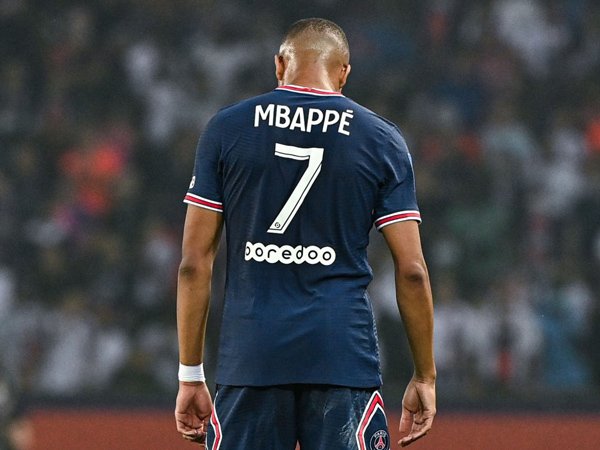 Mbappe 2024. Mbappe форма. Форма Мбаппе. Причёска Мбаппе 2023. Мбаппе фото 2023.