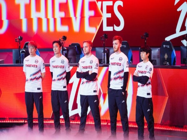 LCS Championship 2021: 100 Thieves Sabet Trofi LCS Championship Pertama