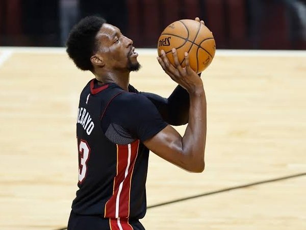 Chris Bosh ingin Bam Adebayo lebih berani ambil tembakan.