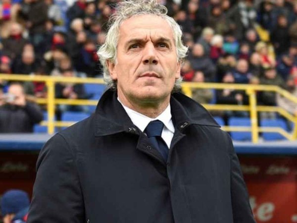 Roberto Donadoni meyakini bahwa AC Milan menjadi salah satu tim kandidat kuat pemenang Scudetto di musim 2021/22 / via Getty Images