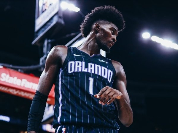 Jonathan Isaac tak setuju jika pemain harus dipaksa vaksin.