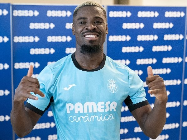 Villarreal merekrut Serge Aurier dengan status bebas transfer