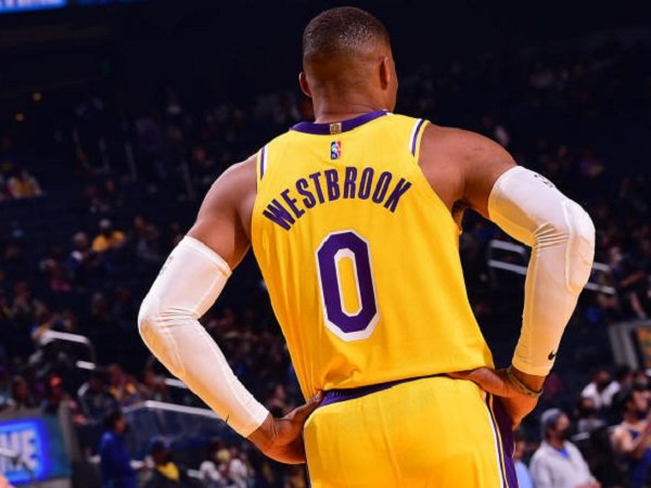 Point guard Los Angeles Lakers, Russell Westbrook melakukan debut melawan Golden State Warriors. (Images: Getty)