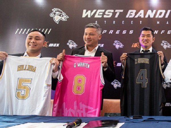 West Bandits Solo ketika memperkenalkan Gading Marten. (Images: IBL)