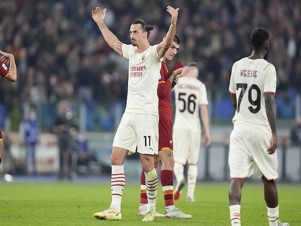 Zlatan Ibrahimovic menjadi satu dari dua pemain AC Milan yang mendapatkan serangan rasisme dari tifosi AS Roma di giornata ke-11 Serie A tadi malam (1/11) / via AFP