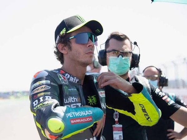 Valentino Rossi bertekad tembus posisi sepuluh besar di Portimao.