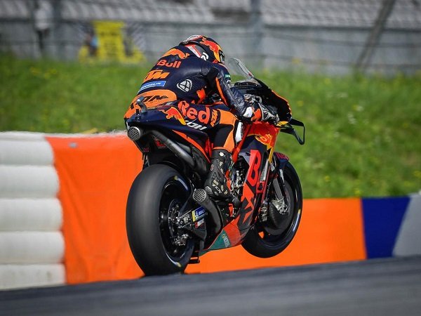 Brad Binder berharap motor KTM tahun depan punya grip lebih baik.