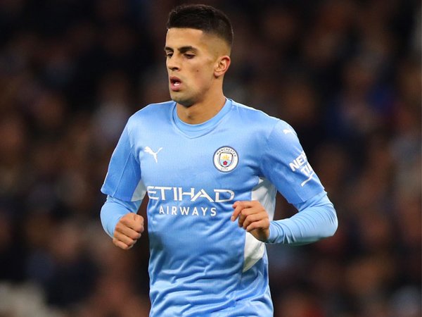 Bek sayap Manchester City, Joao Cancelo.