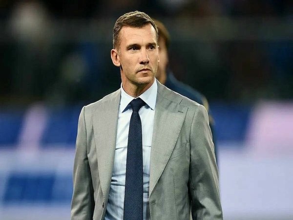 Andriy Shevchenko resmi ditunjuk sebagai manajer baru Genoa dan diikat dengan kontrak hingga Juni tahun 2024 / via AFP