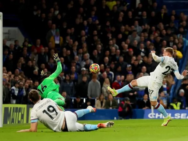 Chelsea kebobolan gol penyeimbang lawan Burnley (Sumber: IMAGO / Action Plus)