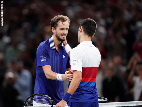 Novak Djokovic lontarkan pujian terhadap Daniil Medvedev usai final Paris Masters 2021